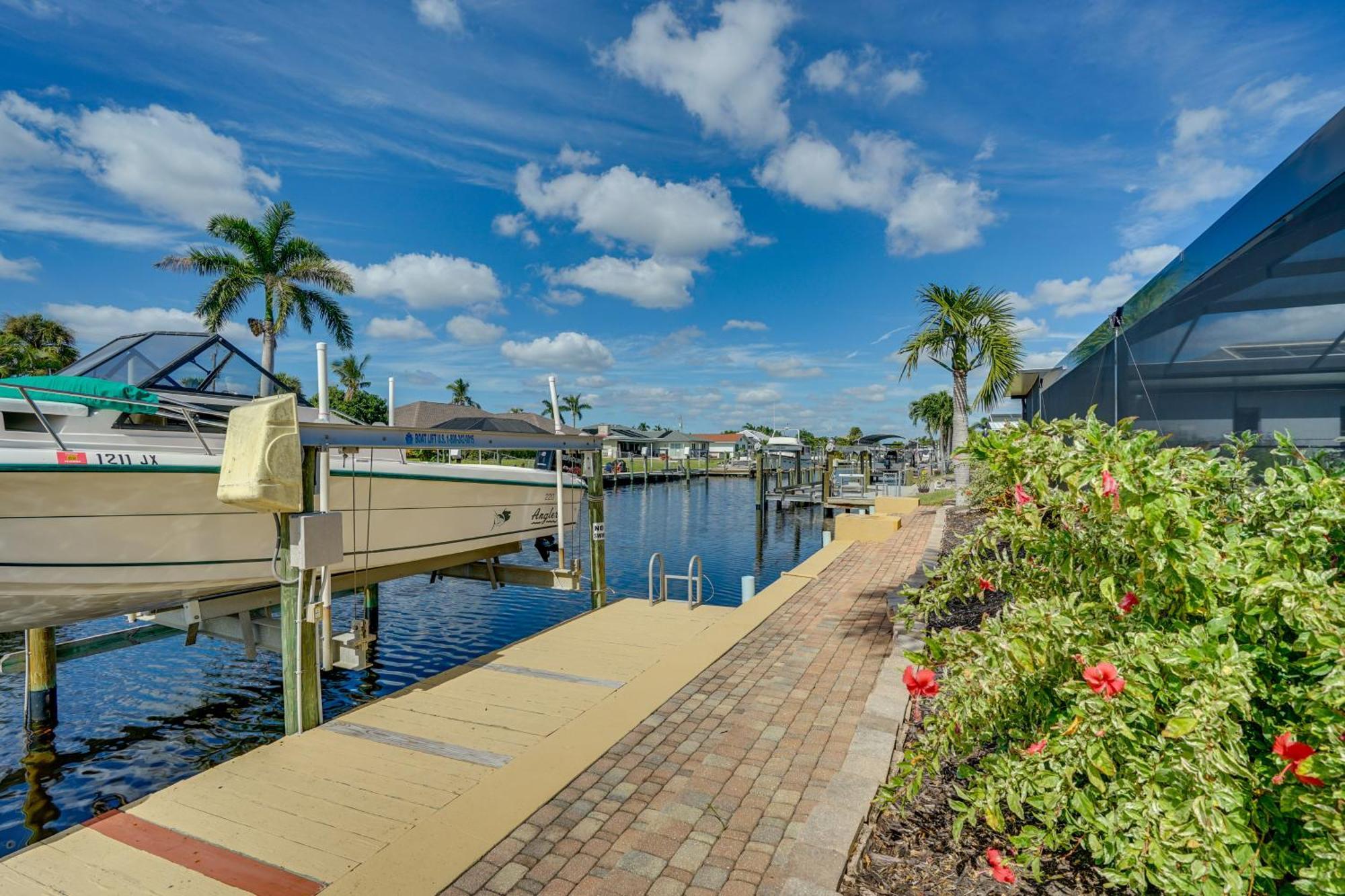 Beachy Cape Coral Home - Swim, Fish, Boat! Экстерьер фото